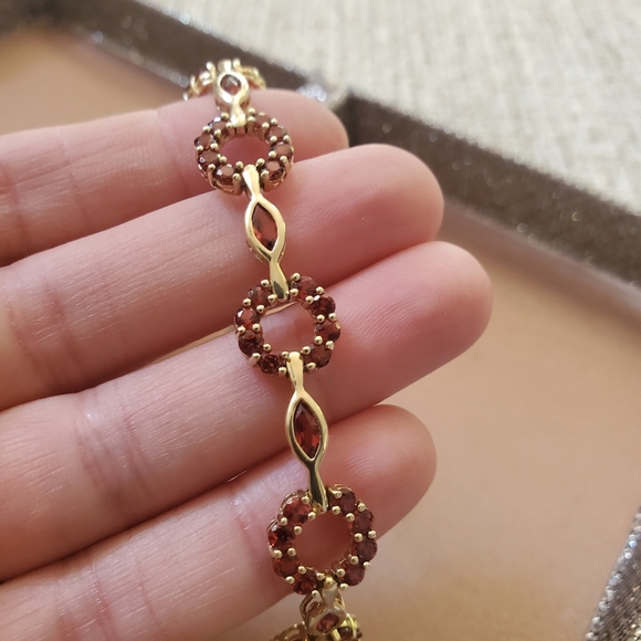 10k Gold Garnet Bracelet - Picture 3 of 11